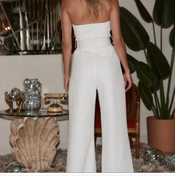 12th TRIBE Velma White Faux Feather Jumpsuit Size small. NWT - Picture 3 of 8